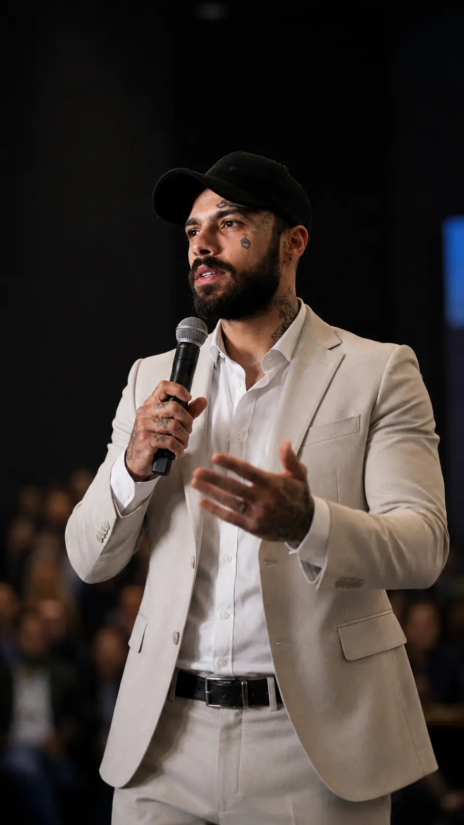 Kaio Minelli durante uma apresentação